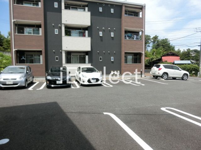 駐車場　敷地内の駐車場もあります。