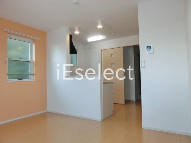 居室・リビング　１０．５帖のキレイなＬＤＫです