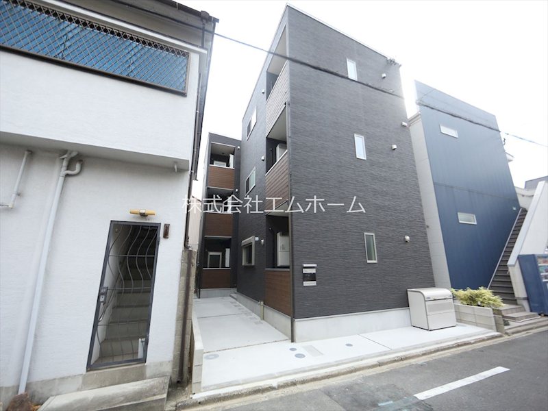 建物外観　外観　オートロック付　宅配ＢＯＸ有り