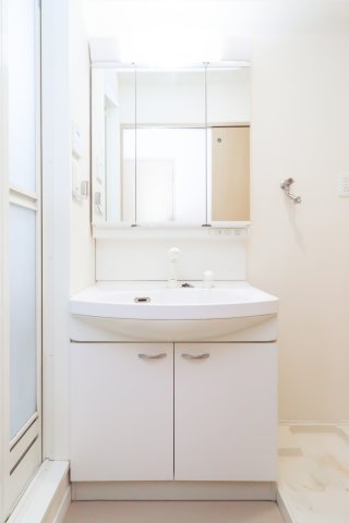 洗面設備　別号室のものです。現状優先になります。