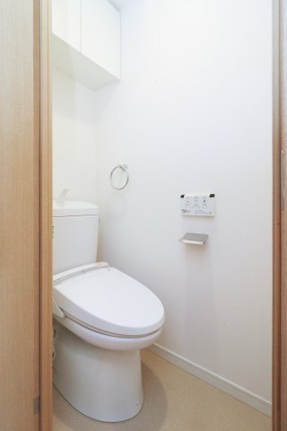 トイレ　別号室のものです。現状優先になります。