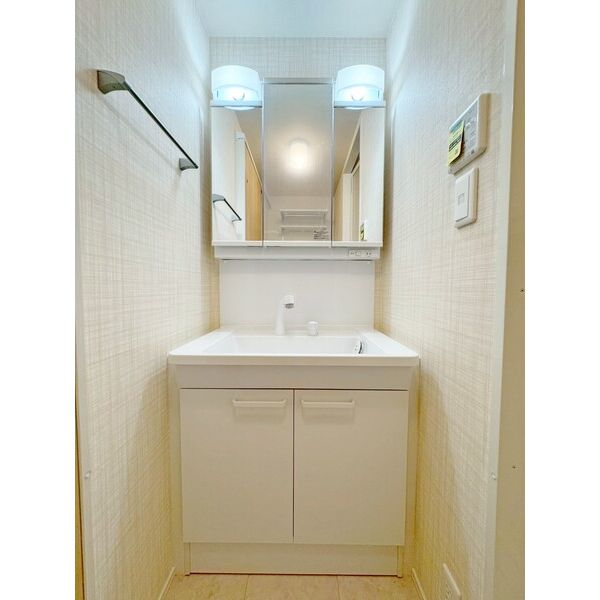 洗面設備　同シリーズ物件のモデルルームになります※現況優先