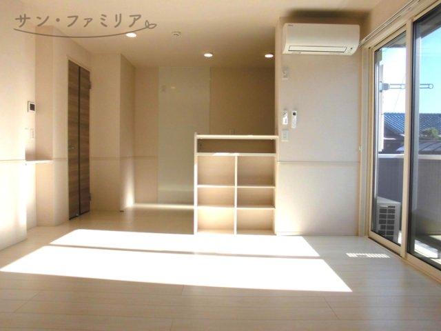 居室・リビング　同一物件別部屋写真