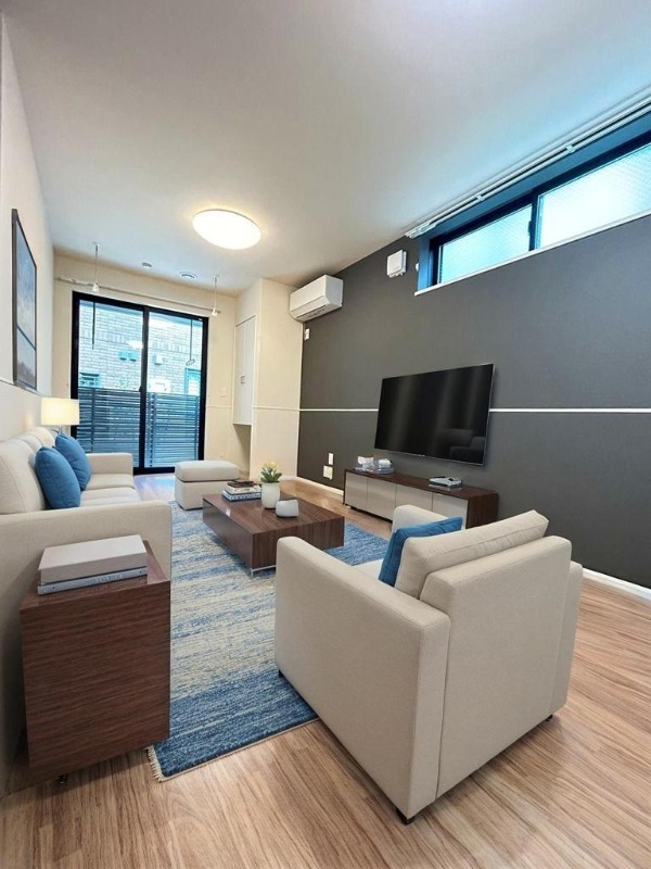 居室・リビング　ＣＧ画像の為実際は家具・家電の設置無し。