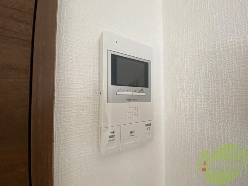 セキュリティ　ＴＶモニター付インターホンです。来客者の顔が見えるので安心！
