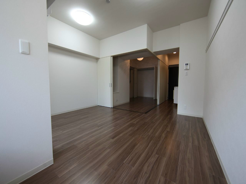 居室・リビング　ＬＤＫ14.3帖　洋室6帖とつなげても仕切っても使えます