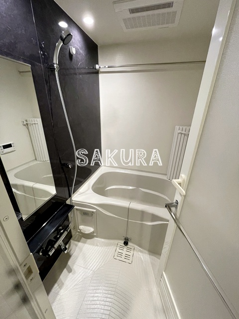 バス・シャワールーム　ご家族や長時間入浴に便利な追い炊き機能付きです♪