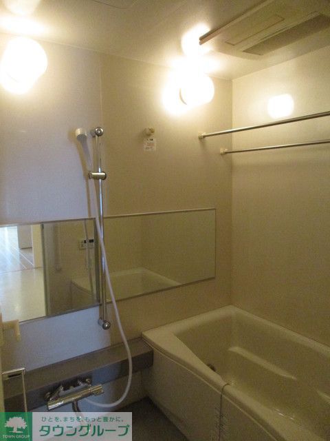 バス・シャワールーム　Rタイプ2016年12月撮影 同タイプ807号室の写真です。