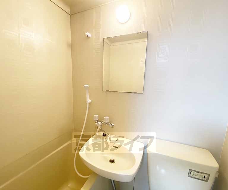 洗面設備　使い勝手の良い洗面所です。