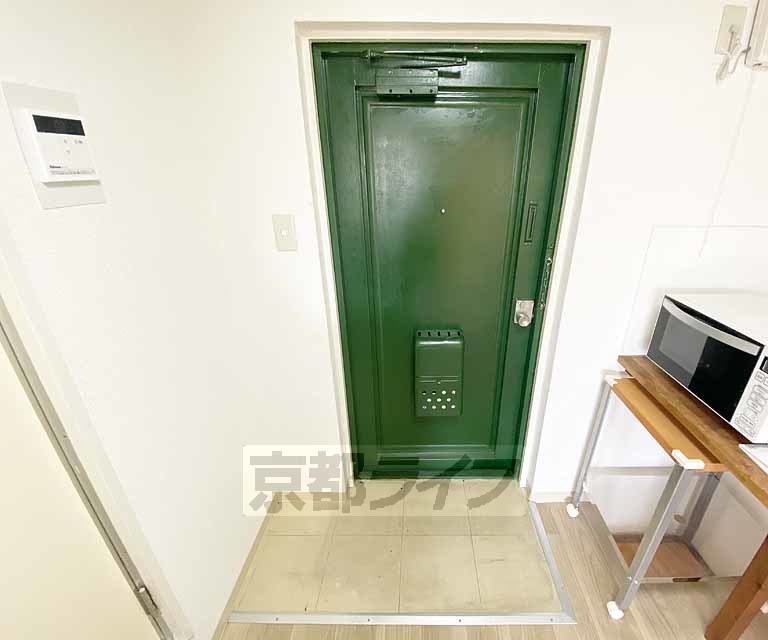 玄関　出入りがしやすい玄関です。