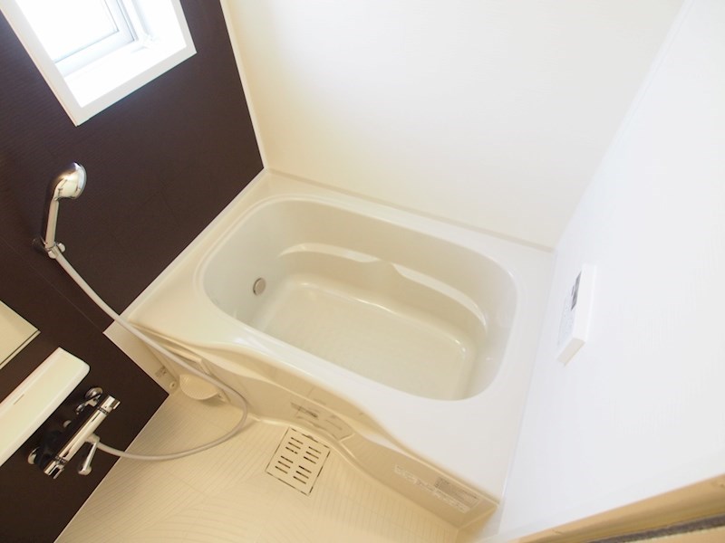 バス・シャワールーム　お掃除がしやすいユニットバスです。