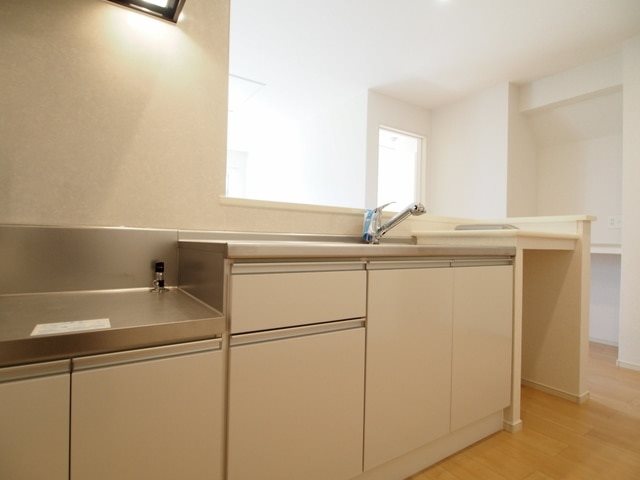 キッチン　作業台スペースは便利です。