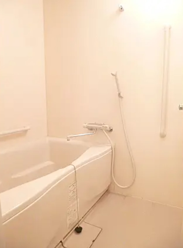 バス・シャワールーム　落ち着いた空間のお風呂です