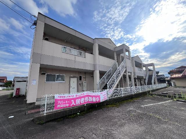 エントランス　外観写真（昼）