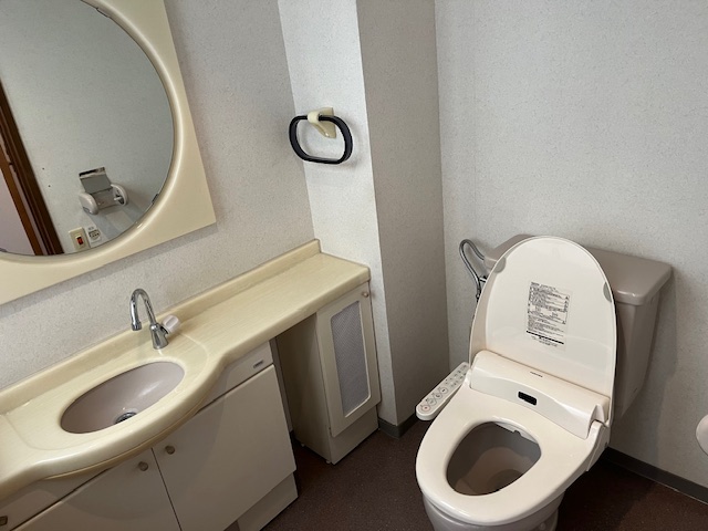 トイレ　トイレも広々