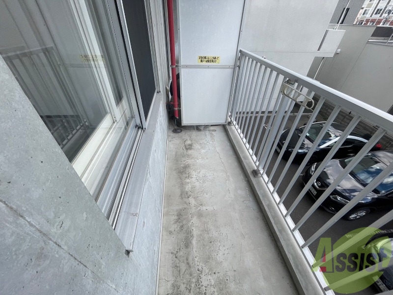 バルコニー　バルコニーは幅があり、広い印象を受けました。