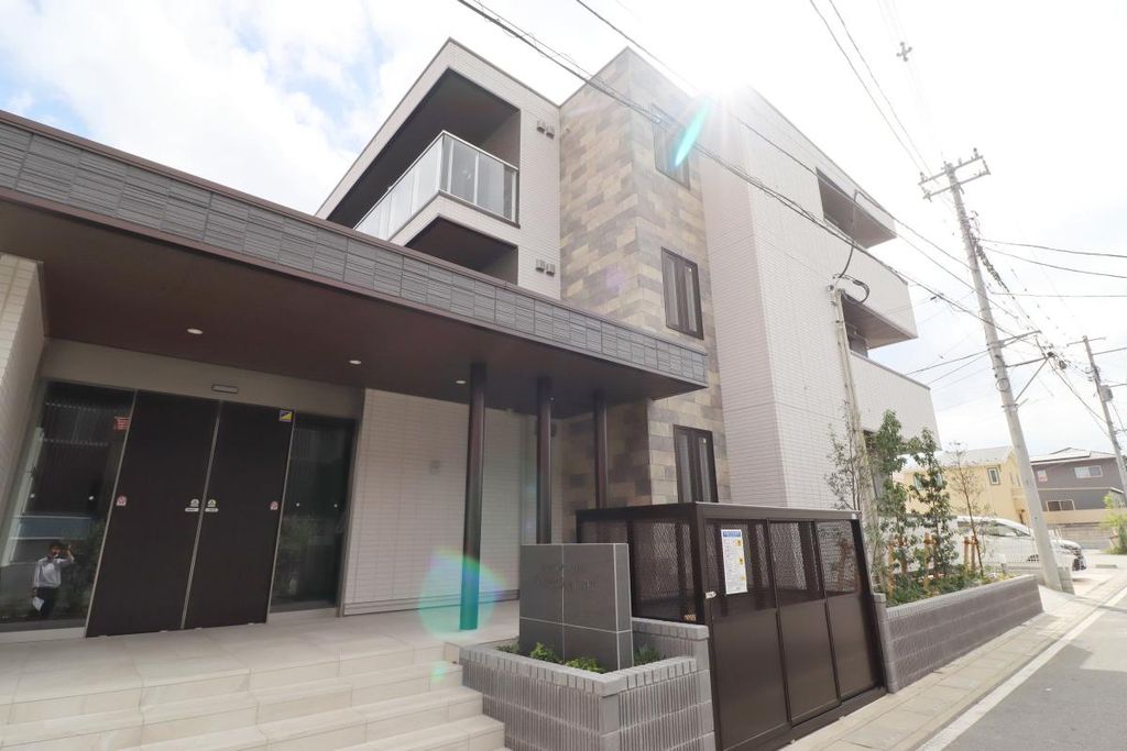 建物外観　エントランス