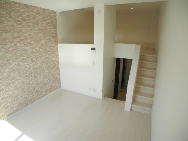 居室・リビング　※同物件別号室