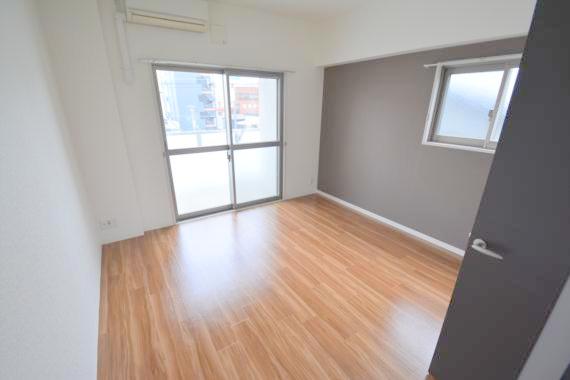 居室・リビング　どんな家具でも合わせやすいですよ。