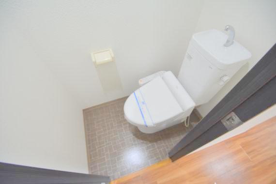 トイレ　綺麗なトイレにはウォシュレット標準装備です。