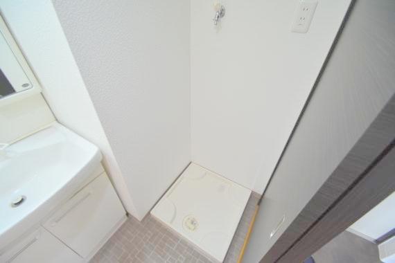 その他設備　室内に洗濯機置場があれば雨の日でも濡れる心配がございませんね