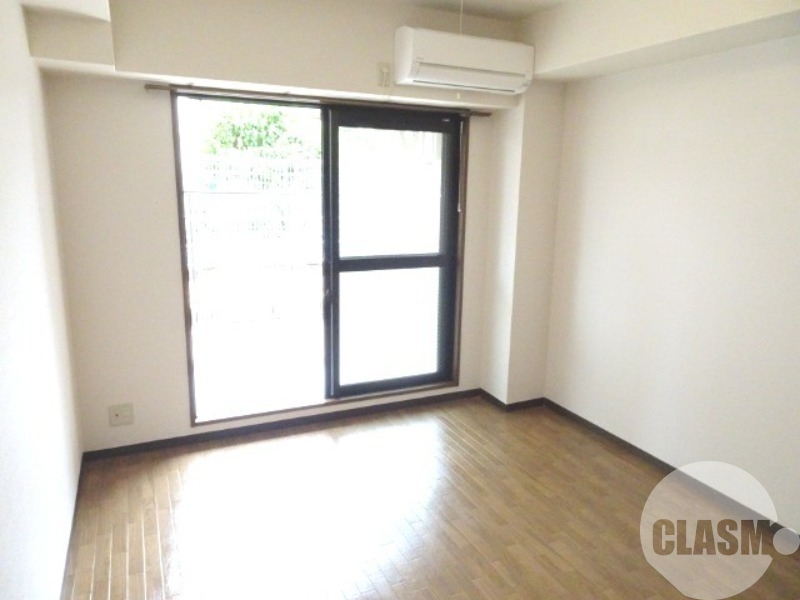 居室・リビング　明るいお部屋です♪