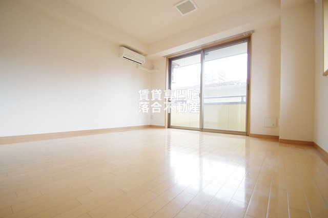 居室・リビング　南向きで日当たり良好なお部屋♪