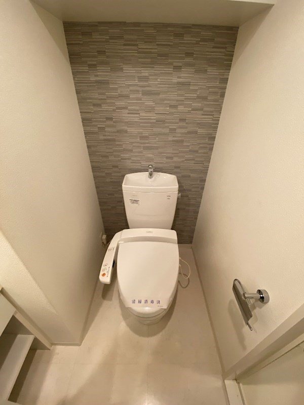 トイレ　※別のお部屋のお写真です。御参考までに。