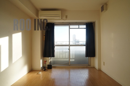 居室・リビング　写真は反転のお部屋です