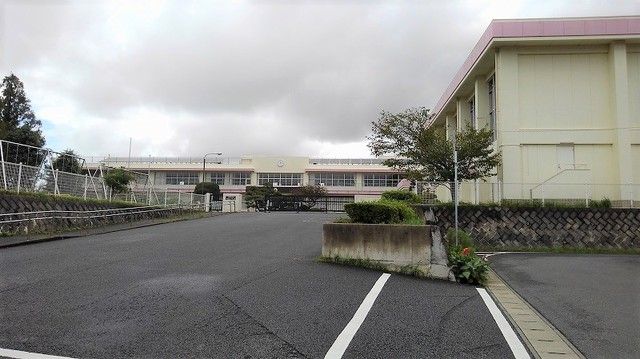 小学校　久住小学校（小学校）まで550m