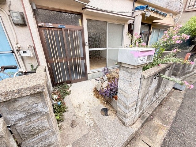 富秋町2丁目テラスハウスの外観写真