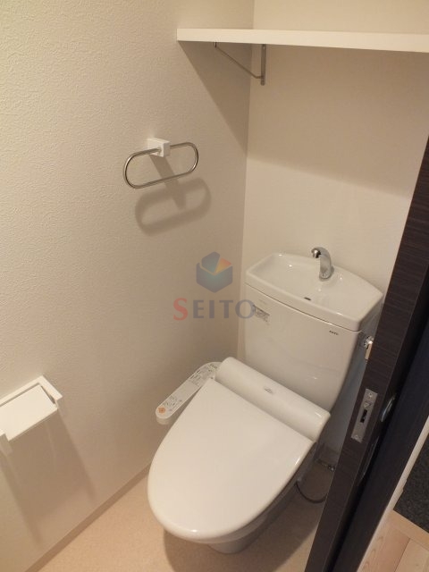 トイレ　ウォシュレット付き