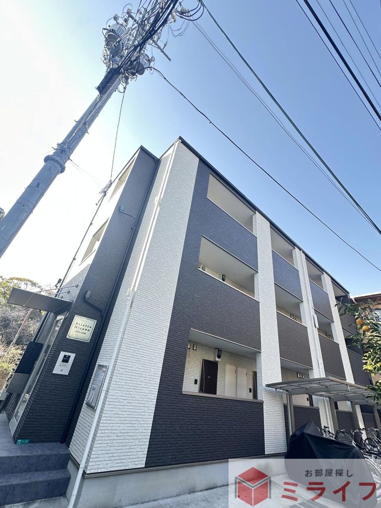 建物外観　シンプルながらも洗練された印象のモダンな外観