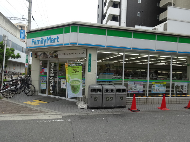 コンビニ　ファミリーマート阪急三国駅西店（コンビニ）まで277m
