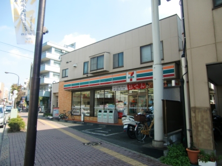 コンビニ　セブンイレブン（コンビニ）まで200m