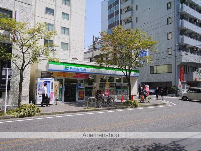 コンビニ　ファミリーマート（コンビニ）まで90m