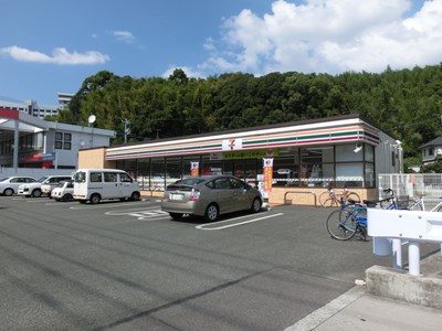 コンビニ　セブンイレブン熊本崇城大学前店（コンビニ）まで500m