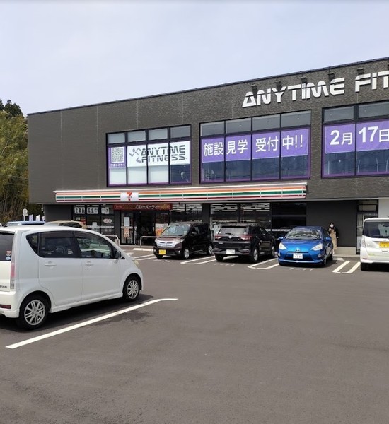 コンビニ　セブンイレブン宮崎産業経営大学前店（コンビニ）まで584m