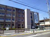 中学校　大津市立堅田中学校（中学校）まで1129m