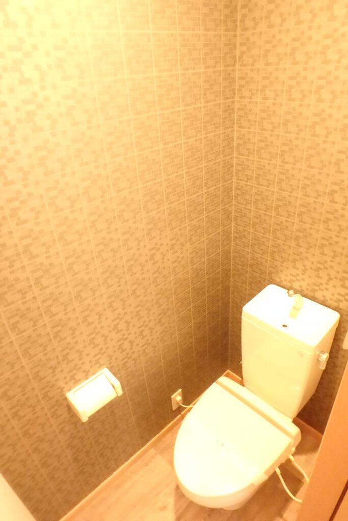 トイレ　参考写真　清潔感ある綺麗なトイレです♪