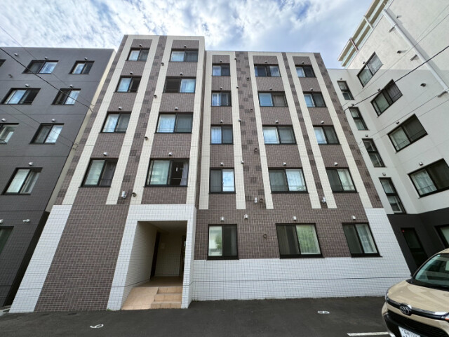 建物外観　札幌市中央区北三条東「Ａｎｐｕｒｕｒｕ」