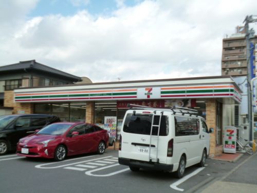 コンビニ　セブン－イレブン名古屋弥生町店（コンビニ）まで1035m