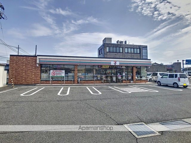 コンビニ　セブン－イレブン金沢松村町店（コンビニ）まで730m