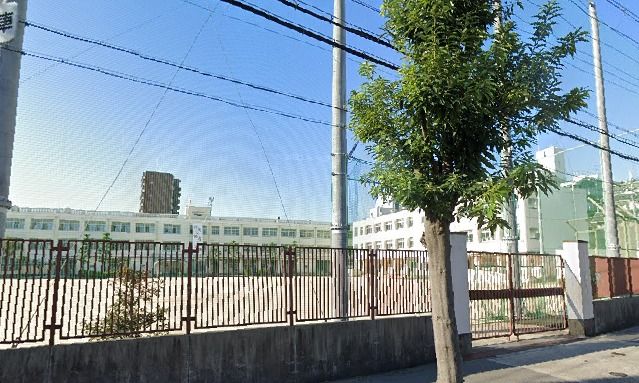 中学校　大阪市立十三中学校（中学校）まで726m