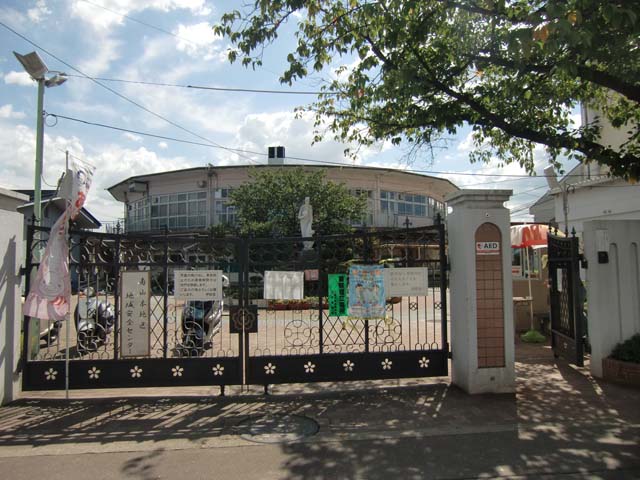 小学校　八尾市立南山本小学校（小学校）まで444m