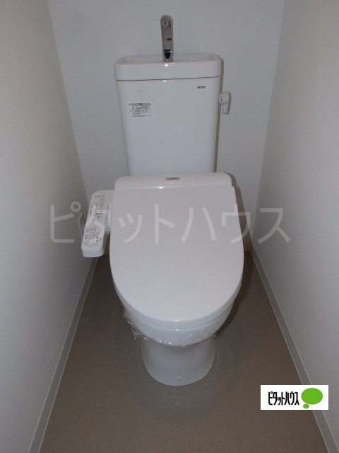 トイレ　温水洗浄便座