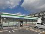 コンビニ　ファミリーマート草加瀬崎二丁目店（コンビニ）まで329m