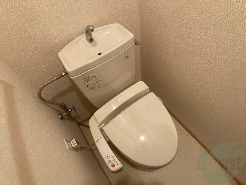 トイレ　こちらはトイレです。清潔感があり、安心して使用できます。