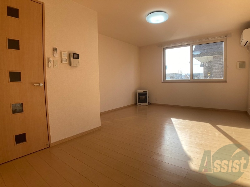 居室・リビング　広くてキレイなお部屋が広がっていて、充実した生活が送れそう。