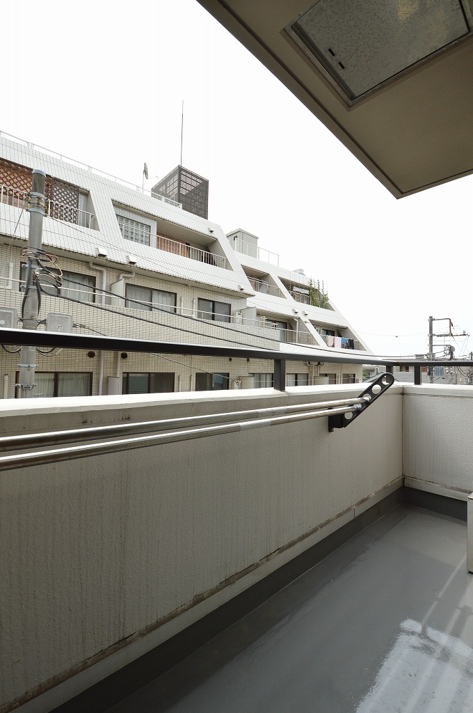 東急田園都市線 三軒茶屋駅 徒歩3分 6階建 築30年の内装写真